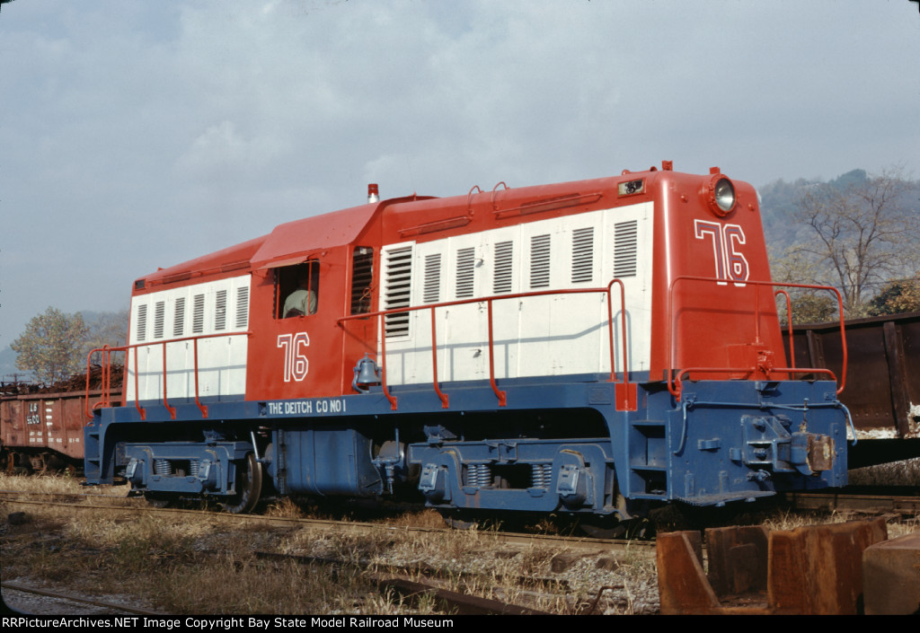 Deitch Co. 65-tonner no. 1 in a Bicentennial scheme